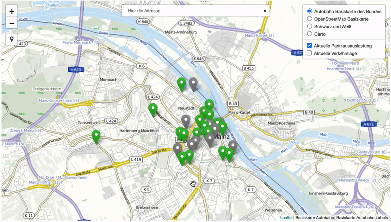 Visualisierung urbaner Mobilitätsdaten für Mainz: Die Karte kombiniert Parkhausstandorte, aktuelle Auslastungsinformationen und Verkehrsdaten. Der Prototyp wurde bereits 2021 von mir entwickelt.